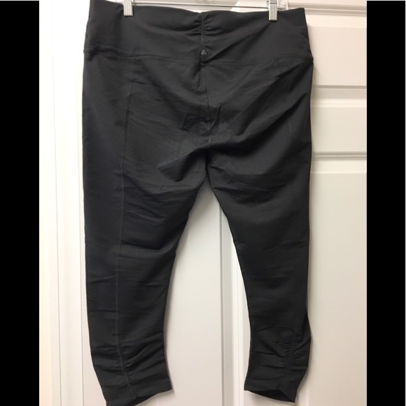 HOST PICK! Comfy and stylish NWT Prana capris! - Picture 3 of 8